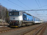 17.03.2012 - Jaroměř: 750.707-2 odjíždí v čele R 850 ''Sněžka'' Trutnov hl.n. - Praha hl.n. © PhDr. Zbyněk Zlinský