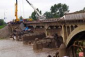 V r. 2009 spadol prevádzkovaný most (otvorený 1973, opravy v 1997), príčina sa neuvádza. Provincia HeiLongJiang © tom.com