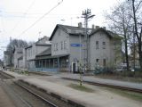 07.04.2012 - Vyškov na Moravě: výpravní budova s muzeální vodárnou v pozadí (foto z R 738) © PhDr. Zbyněk Zlinský