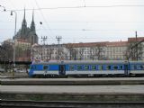 07.04.2012 - Brno hl.n.: 80-30 007-6 (961.007-2) opouští nádraží v čele soupravového vlaku © PhDr. Zbyněk Zlinský