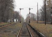 Mechanické návestidlá v ŽST Głuchołazy - pohľad na trať smerujúcu do poľského vnútrozemia, 07.04.2012 © Róbert Žilka