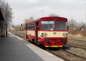 810.339 ako Os 3511 počas 13- minútového pobytu v ŽST Jindřichov ve Slezsku, 07.04.2012 © Róbert Žilka