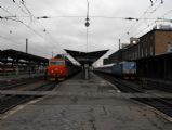 362.019 v čele R 935 do Šumperku a 362.116 s R 813 z Brna hl. n., ŽST Olomouc hl. n., 07.04.2012 © Róbert Žilka