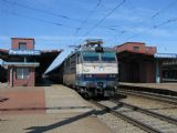 09.05.2012 - Pardubice hl.n.: 350.012-1 odjíždí v čele EC 275 ''Slovan'' Praha hl.n. - Budapest-Keleti pu © PhDr. Zbyněk Zlinský