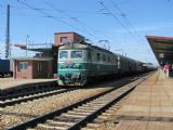 09.05.2012 - Pardubice hl.n.: 122.005-2 projíždí s nákladním vlakem směr Česká Třebová © PhDr. Zbyněk Zlinský