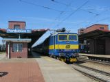 09.05.2012 - Pardubice hl.n.: 363.002-7 odjíždí v čele R 869 ''Punkva'' Praha-Smíchov - Brno hl.n. © PhDr. Zbyněk Zlinský