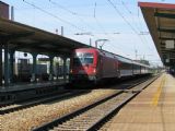 09.05.2012 - Pardubice hl.n.: 1216.237-8 přijíždí v čele EC 77 ''Antonín Dvořák'' Praha hl.n. - Wiener Neustadt Hbf © PhDr. Zbyněk Zlinský