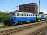 09.05.2012 - Pardubice hl.n.: 140.004-3 (E 499.004) a 759.002-9 (T 499.0002) v čele Sv 1306 Bohumín - Praha ONJ posunují na rosické zhlaví © PhDr. Zbyněk Zlinský