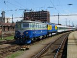 09.05.2012 - Pardubice hl.n.: 140.004-3 (E 499.004) a 759.002-9 (T 499.0002) s Sv 1306 Bohumín - Praha ONJ posunují na vedlejší kolej © PhDr. Zbyněk Zlinský