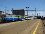 09.05.2012 - Pardubice hl.n.: 151.023-9 s Ex 148 ''Hukvaldy'' Žilina - Praha hl.n., vlevo 140.004-3 (E 499.004) a 759.002-9 (T 499.0002) v čele Sv 1306 © PhDr. Zbyněk Zlinský