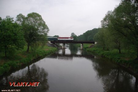 12.05.2012 - úsek Pouzdřany - Vranovice: T 478.1001 na mostě přes Svratku © Radek Hořínek