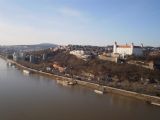 Bratislava: panoráma hradu a slovenského parlamentu z vyhlídky na Novém mostě	3.3.2012	Jan Přikryl