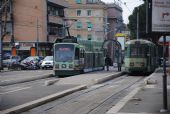 Řím: setkání generací tramvají na konečné Piazza dei Gerani- vlevo tramvaj Socimi z počátku 90. let, vpravo klasika od Stangy z let 40.	4.3.2012	 © Lukáš Uhlíř