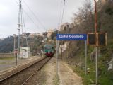 Elektrická jednotka řady ALe 940 Trenitalie opouští zastávku Castel Gandolfo a míří na konečnou Albano Laziale	4.3.2012	 © Jan Přikryl