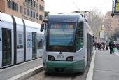 Řím: nízkopodlažní tramvaj Cityway Roma I stojí na konečné linky 2 Flaminio	5.3.2012	 © Lukáš Uhlíř