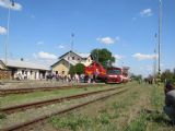 Mimoriadny historický vlak a pravidelný súčasný - ktorý je ktorý? © Karel Furiš