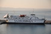 Detailní pohled na trajekt Bartol Kašić společnosti Jadrolinija po připlutí do Splitu z ostrova Šolta	8.3.2012	 © Lukáš Uhlíř