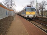 Budapešť: lokomotiva ''Szili'' řady 431.225 MÁV-TR stojí s kombinovaným rychlíkem a IC do Szegedu v letištní zastávce Ferihegy	11.3.2012	 © Jan Přikryl