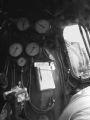 9.6.2012 - Pohled na místečko strojvedoucího v lokomotivě 556.0506 © Jan Oliva