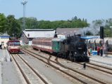 19.05.2011 - Kroměříž: 810 644-3 a 423.041 - momentka před druhým odjezdem © Tomáš Krajcar