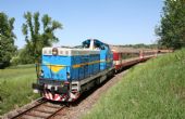 19.05.2011 - úsek Zborovice - Zdounky: zvláštní vlak v čele s T 466.0007 © Milan Říhánek