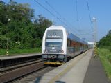 24.05.2012 - Cerhenice: 471.022-4/971.022-9 odjíždí jako Os 9320 Kolín - Praha Masarykovo n. © PhDr. Zbyněk Zlinský