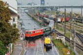 2050.09+04 na přejezdu přes ulici Klosterneuburger Strasse, 10.06.2012 © Lukáš Hučko