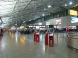31.05.2012 - Letiště Praha-Ruzyně: odletová hala terminálu 1 životem zrovna nekypí © PhDr. Zbyněk Zlinský