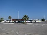 01.06.2012 - Aéroport de Monastir: autobusy, které směřují k jiným hotelům © PhDr. Zbyněk Zlinský