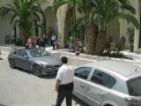 15.06.2012 - Hammamet: nabíráme spolucestující z hotelu Nahrawess (foto z autobusu) © PhDr. Zbyněk Zlinský