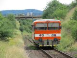 11.07.2011 - Javorník nad Veličkou zastávka: 811 008-2 odjíždí směr Vrbovce © Stanislav Plachý