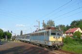 Zamárdi: přijíždí zastávkový vlak Budapest - Nagykanizsa © Tomáš Kraus, 7.6.2012