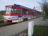 Cottbus/Chośebuz: tramvaj typu KTNF6 stojí na konečné Neu Schmellwitz v severní části města	. 19.4.2012 © 	Jan Přikryl