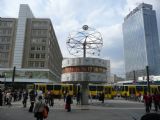 Známé hodiny, ukazující světový čas na náměstí Alexanderplatz v Berlíně	. 19.4.2012 © 	Tomáš Kraus