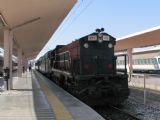 07.06.2012 - Gare de Tunis: 040-GT-571 se soupravou asi od Omn 6/60 z Kalaâ Khasba © PhDr. Zbyněk Zlinský