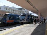 07.06.2012 - Gare de Tunis: EMU 12 jako vlak 141 do Erriadh a 92 91 10-31 817-7/818-5 jako AE 6/57 do Dahmani © PhDr. Zbyněk Zlinský