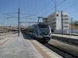 07.06.2012 - Gare de Tunis: EMU 12 odjíždí jako vlak 141 Tunis - Erriadh © PhDr. Zbyněk Zlinský