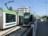 07.06.2012 - Tunis: míjení dvou jednotek metra typu Citadis u nádraží na rohu Rue de Belgique a Place de Barcelone © PhDr. Zbyněk Zlinský