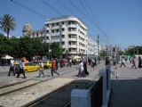 07.06.2012 - Tunis: ruch na přechodu přes trať metra na rohu Rue de Belgique a Place de Barcelone © PhDr. Zbyněk Zlinský