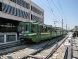 07.06.2012 - Tunis: jednotka metra typu Hannover s připomínkou mučedníků revoluce na čele přijíždí podél nádraží k Place de Barcelone © PhDr. Zbyněk Zlinský