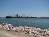 07.06.2012 - úsek Tunis Marine - Le Bac: nákladní část přístavu La Goulette (foto z vlaku) © PhDr. Zbyněk Zlinský