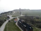 Kap Arkona: pohled z plošiny majáku na autobusovou smyčku a navigační věž v pozadí	. 21.4.2012 © 	Aleš Svoboda