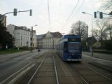 Rostock: nízkopodlažní tramvaj Düwag projíždí po klasickém svršku nádražní ulice Rosa-Luxemburg-Strasse	. 21.4.2012 © 	Jan Přikryl