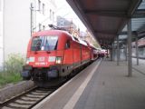 Schwerin: taurus řady 182.009 DB stojí v čele soupravy patrových vozů na linii RE2 z Cottbusu před odjezdem do Wismaru	. 21.4.2012 © 	Jan Přikryl