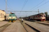 28.07.2012 - Týniště n.O.: 163.234-8 na Sp 1846/Os 5623 Pardubice hl.n. - Choceň a 854.014-8 na Os 5143 Náchod - Doudleby n.O. © PhDr. Zbyněk Zlinský