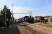 04.08.2012 - Předměřice n.L.: 310.0134 na vlaku do Police nad Metují dobírá vodu © PhDr. Zbyněk Zlinský