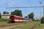 04.08.2012 - Předměřice n.L.: R 984 Pardubice hl.n. - Liberec s 843.015-9 v čele uhání k Jaroměři © PhDr. Zbyněk Zlinský