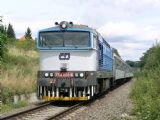 31.7.2012 - Hradec u Stoda: 754 058-6 na Os 7414 do Domažlic © Karel Furiš