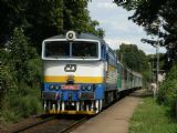 31.7.2012 - Hradec u Stoda: 754 057-8 na Os 7416 do Domažlic © Karel Furiš