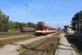 18.08.2012 - Pardubice-Rosice n.L.: 843.017-5 přiváží přes hodinu opožděný R 983 Liberec - Pardubice hl.n. (jiný vlak na trati srazil člověka) © PhDr. Zbyněk Zlinský